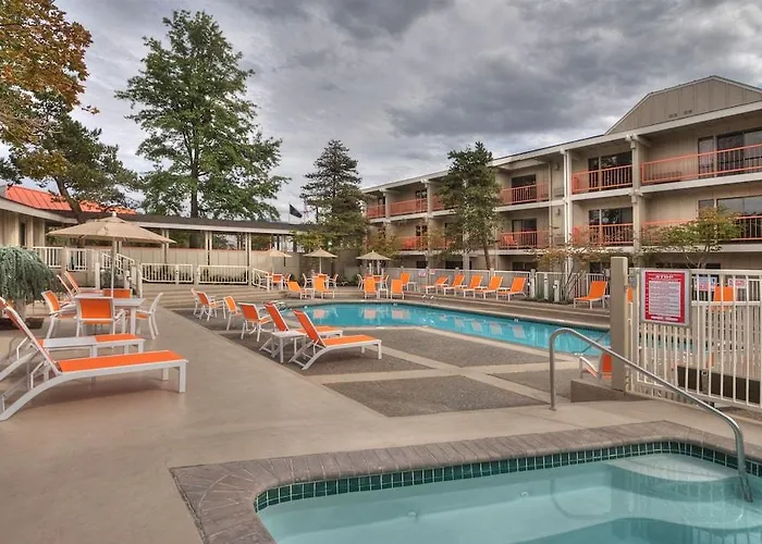 Ashland Hills Hotel & Suites