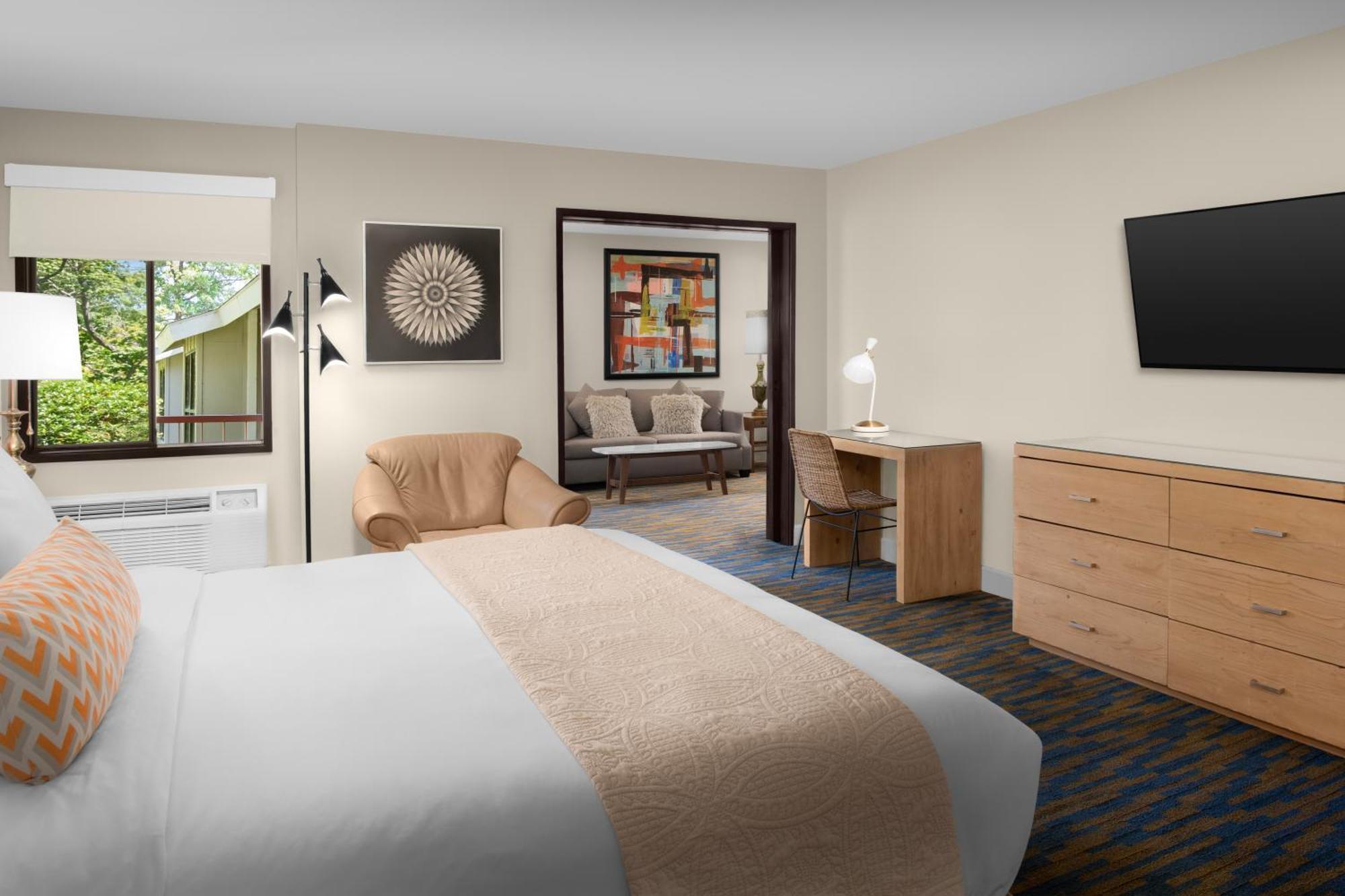 Hotel Hills & Ashland