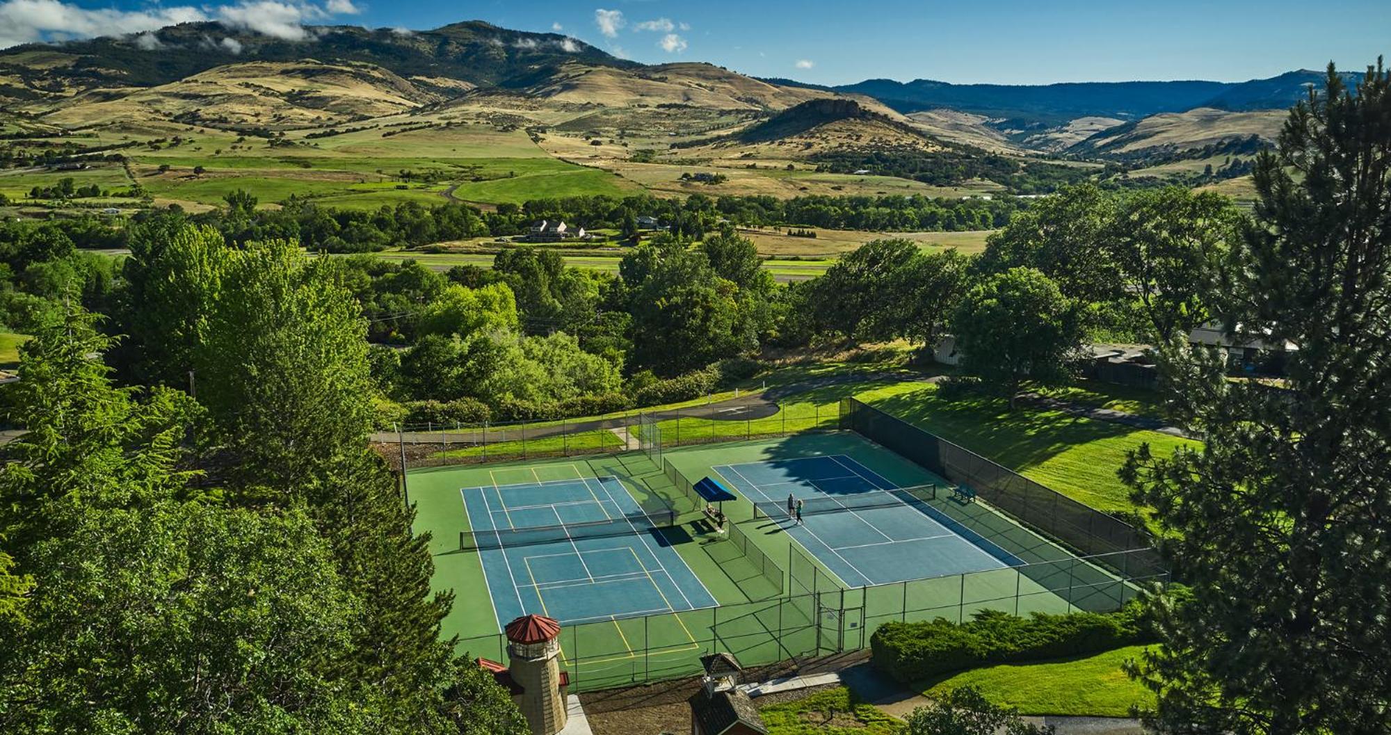 Hills & 3* Ashland