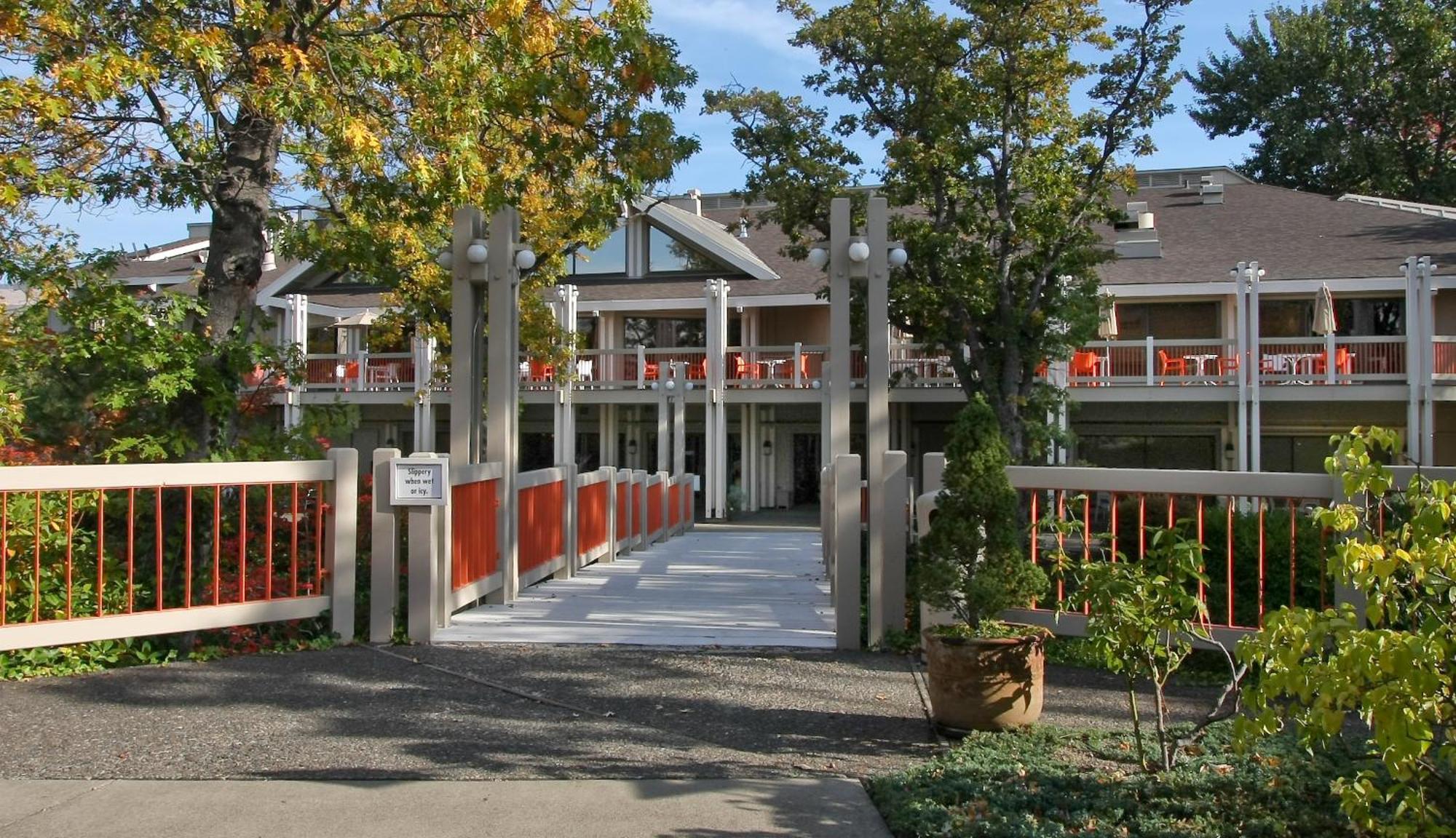 Hotel Hills & 3*